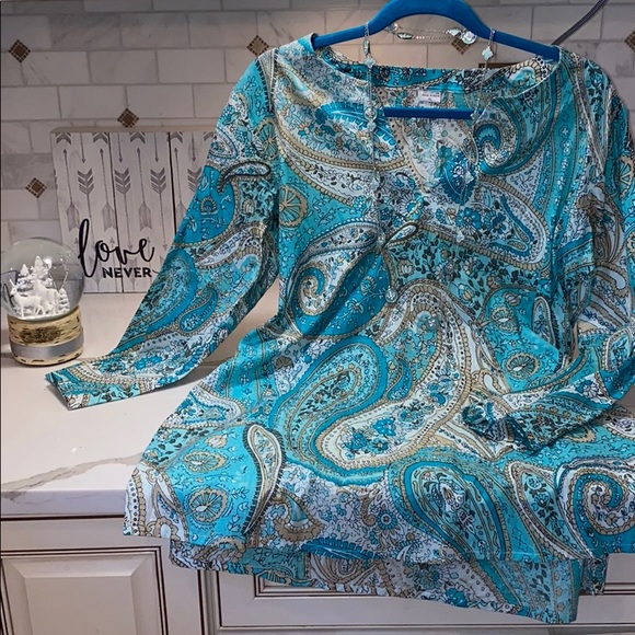 NWOT STUNNING TUNIC TOP OR BEACH COVER UP❤️ - Picture 4 of 8